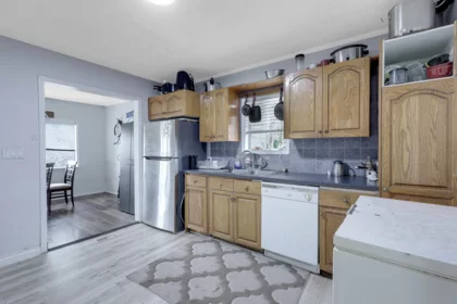 Kitchen Island Photo of 10080 143 Street, Surrey, BC