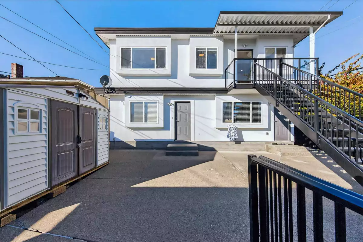 Staircase Photo of 392 E 63rd Avenue, Vancouver, BC