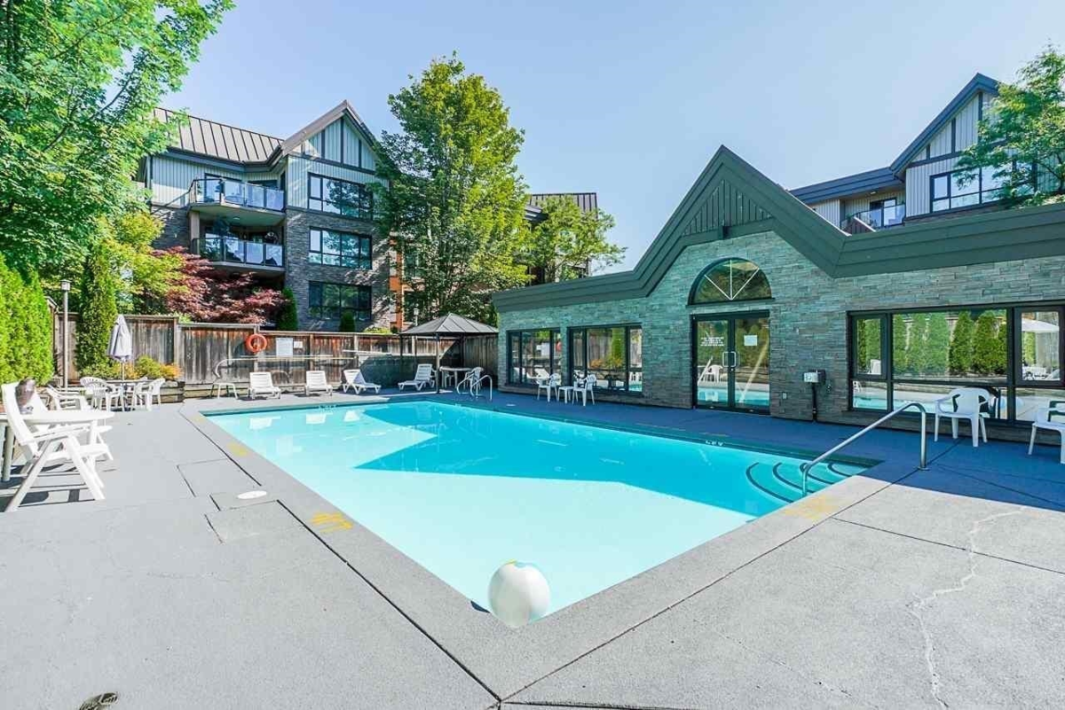 Backyard Photo of 406 9970 148 Street, Surrey, BC