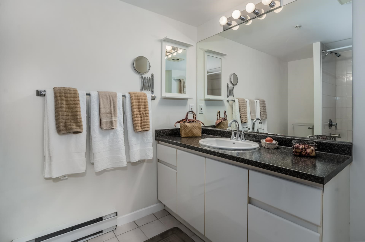 Guest Bathroom Photo of 406 9970 148 Street, Surrey, BC