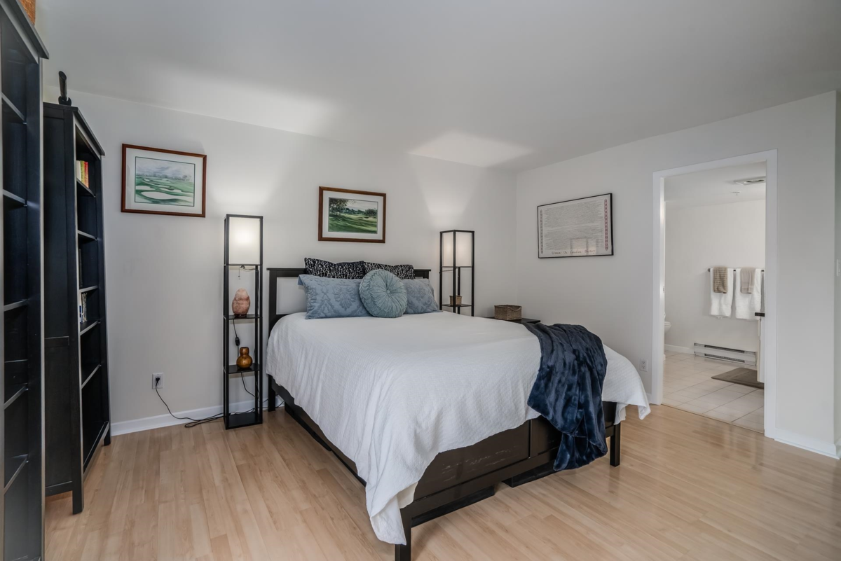 Loft / Bonus Room Photo of 406 9970 148 Street, Surrey, BC