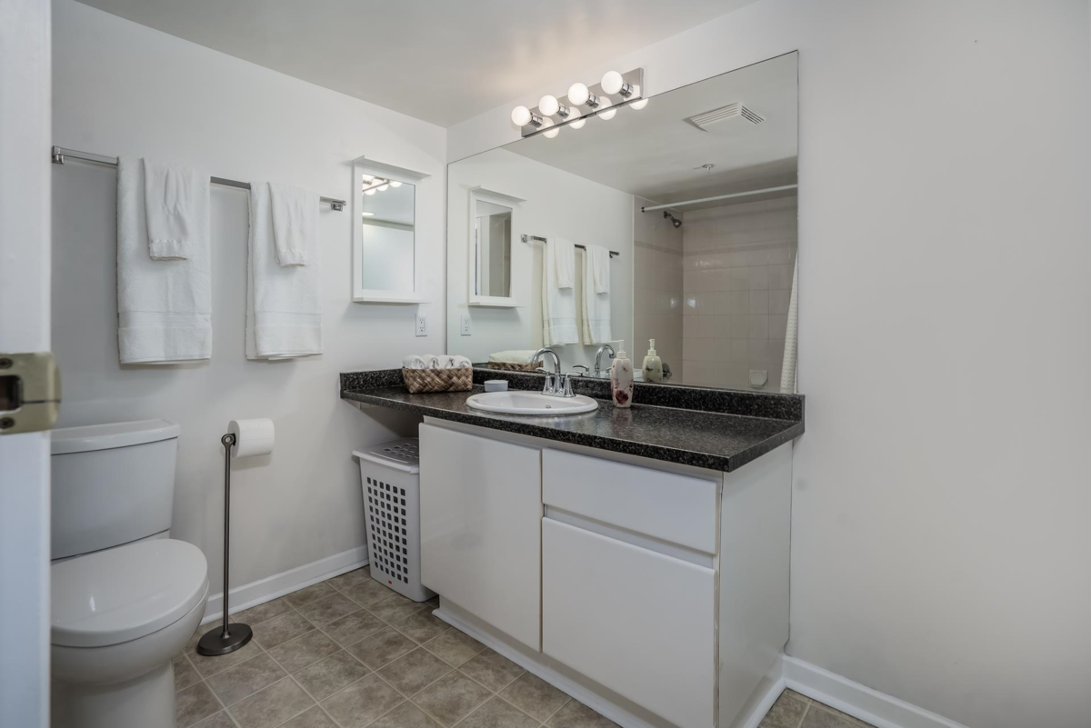 Powder Room Photo of 406 9970 148 Street, Surrey, BC