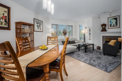 Kitchen Photo of 406 9970 148 Street, Surrey, BC