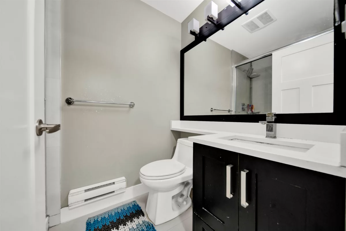 Entry Foyer Photo of 32 13670 62 Avenue, Surrey, BC