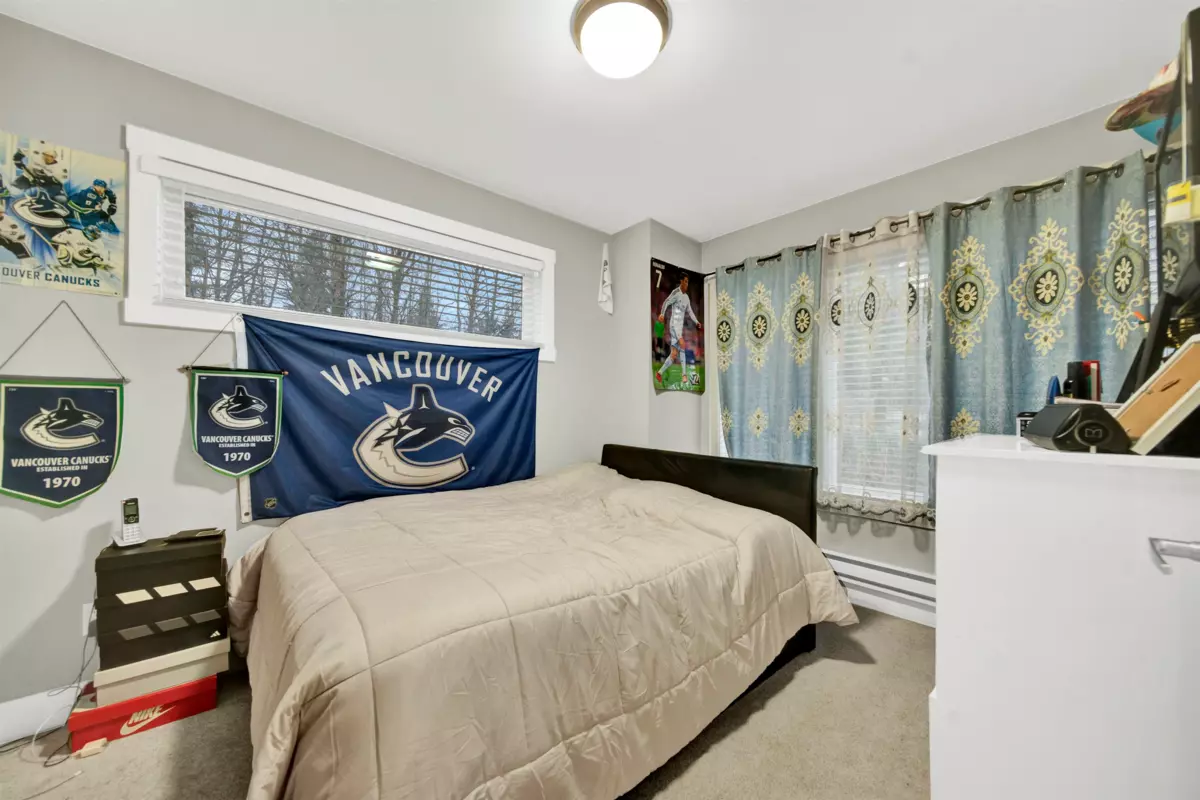 Guest Bathroom Photo of 32 13670 62 Avenue, Surrey, BC