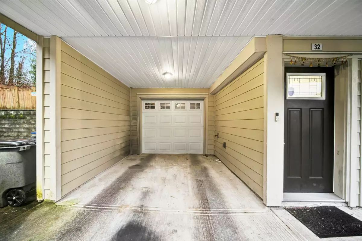 Outdoor Deck Photo of 32 13670 62 Avenue, Surrey, BC