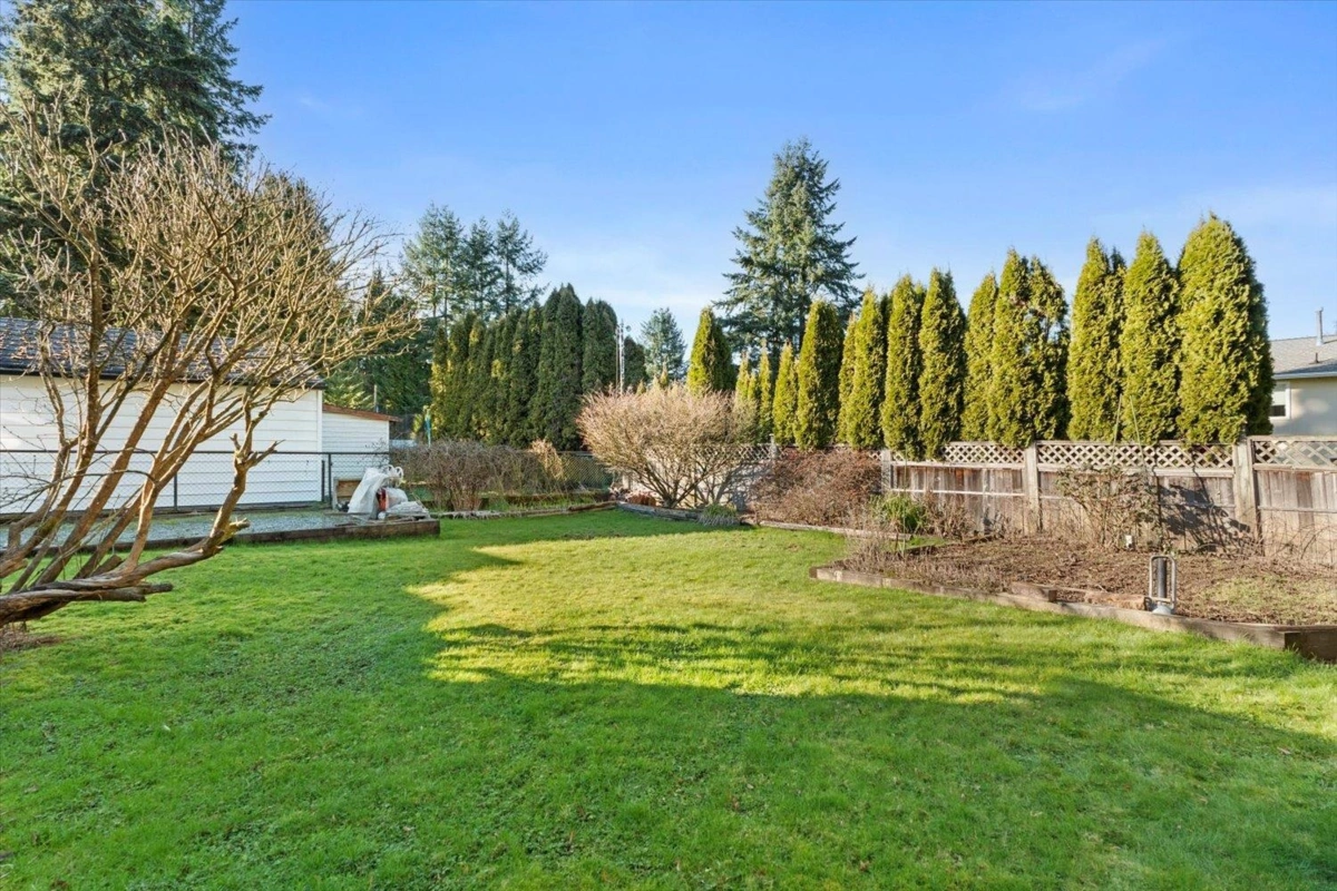 Hallway Photo of 14983 Canary Drive, Surrey, BC