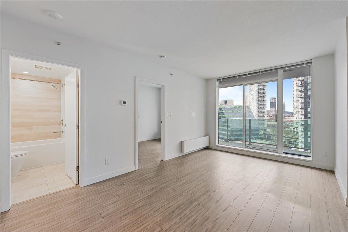 Family Room Photo of 1005 13655 Fraser Highway, Surrey, BC