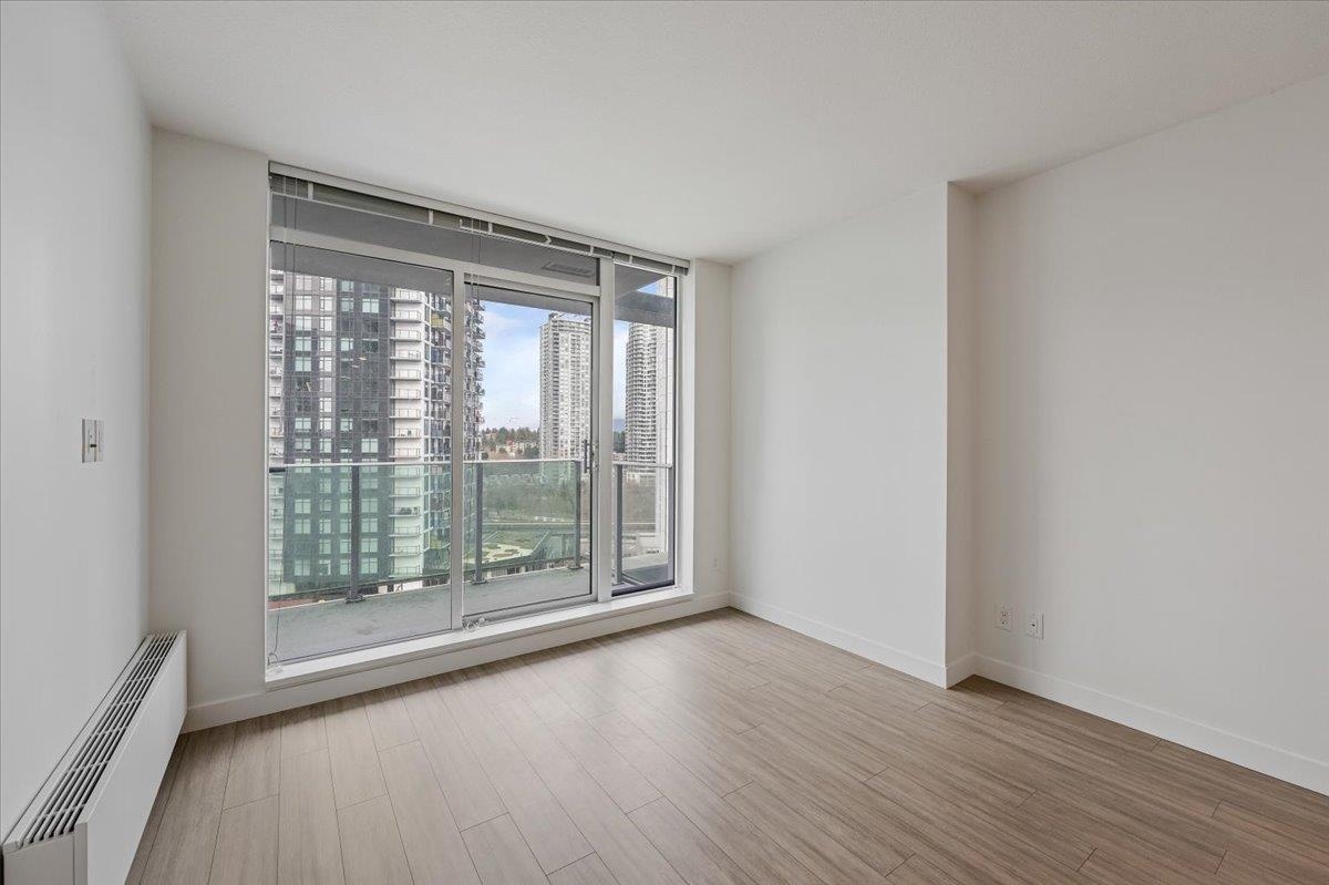 Kitchen Photo of 1005 13655 Fraser Highway, Surrey, BC