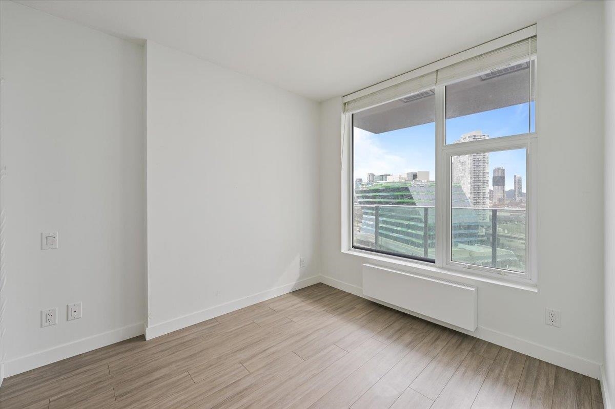 Primary Bathroom Photo of 1005 13655 Fraser Highway, Surrey, BC