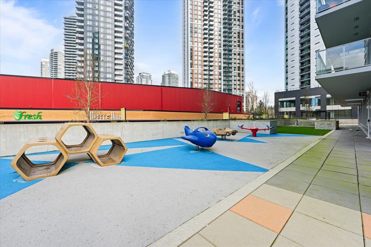 Staircase Photo of 1005 13655 Fraser Highway, Surrey, BC