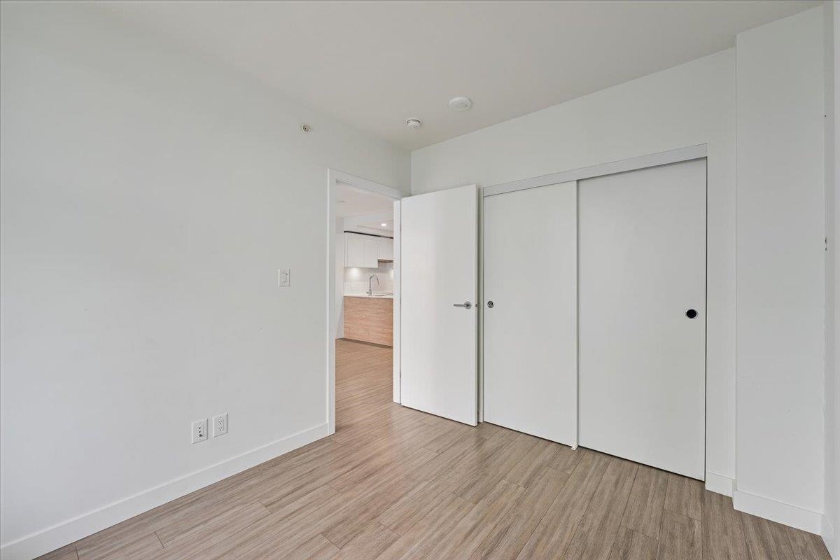 Walk-In Closet Photo of 1005 13655 Fraser Highway, Surrey, BC