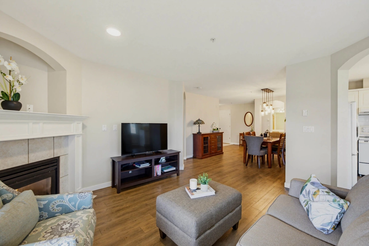 Kitchen Photo of 314 4770 52a Street, Delta, BC