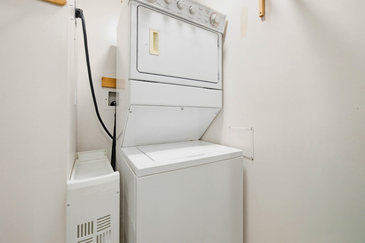 Mudroom Photo of 314 4770 52a Street, Delta, BC