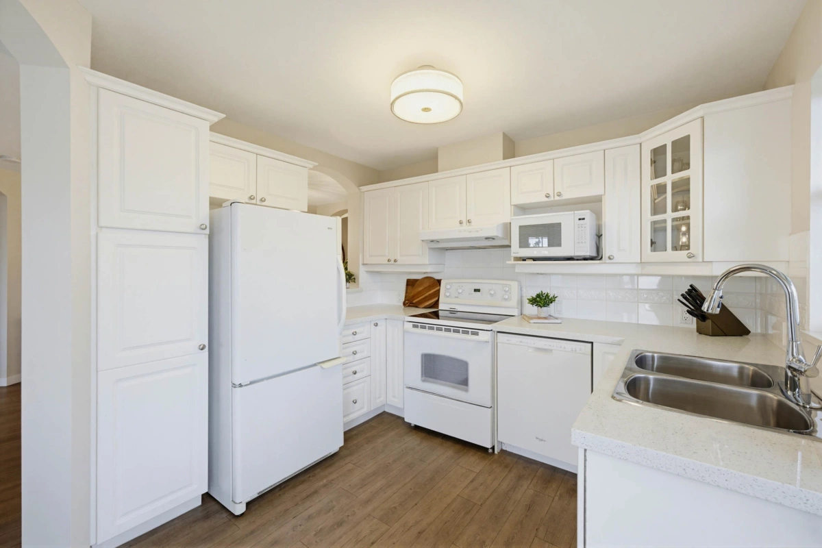 Primary Bathroom Photo of 314 4770 52a Street, Delta, BC