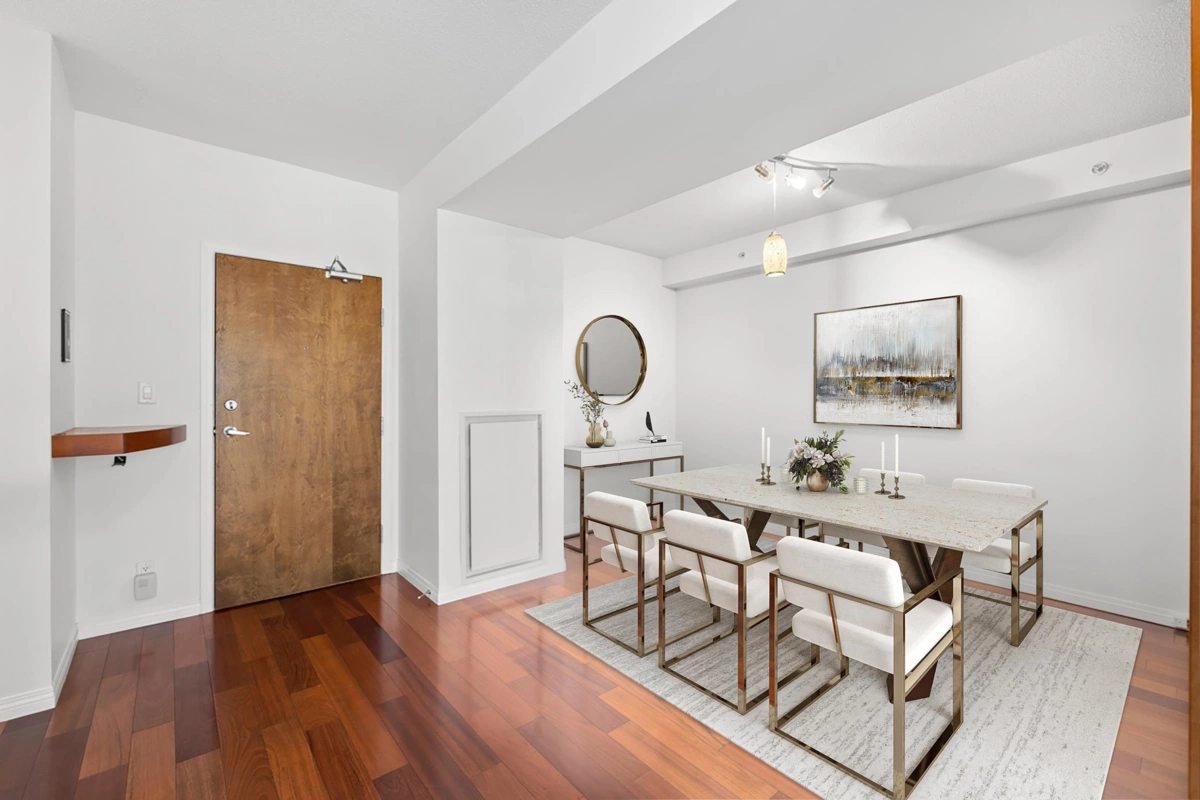 Kitchen Photo of 307 100 E Esplanade Avenue, North Vancouver, BC