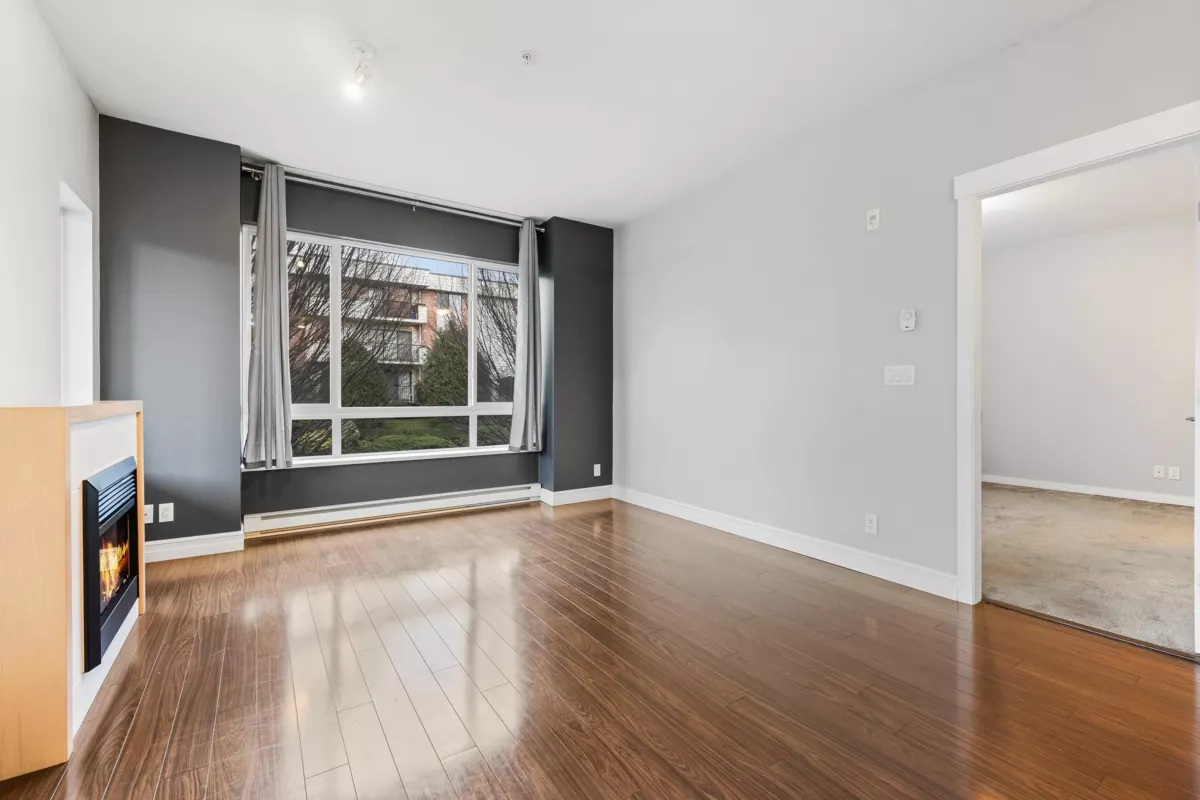 Kitchen Island Photo of 215 2943 Nelson Place, Abbotsford, BC
