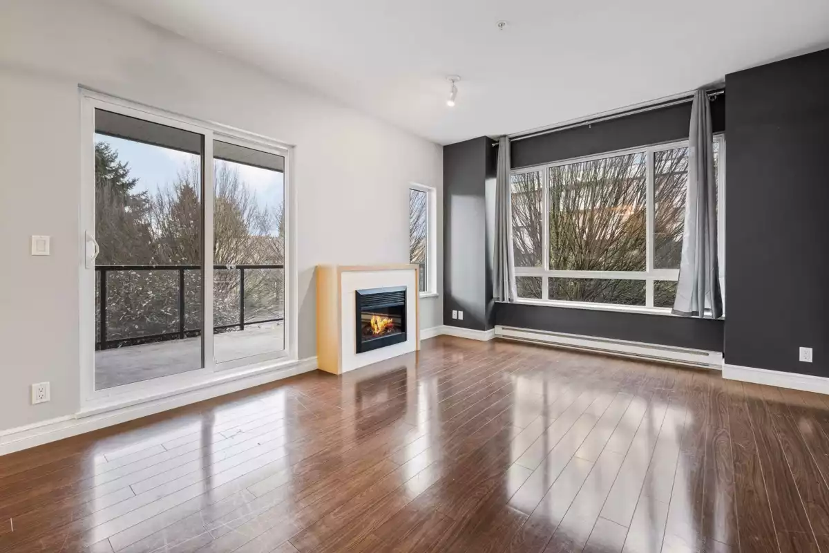 Living Room Photo of 215 2943 Nelson Place, Abbotsford, BC