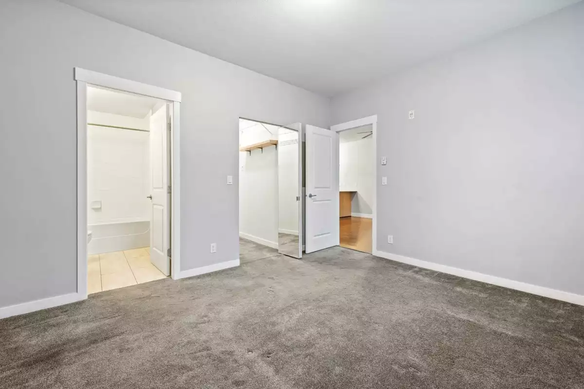 Primary Bathroom Photo of 215 2943 Nelson Place, Abbotsford, BC