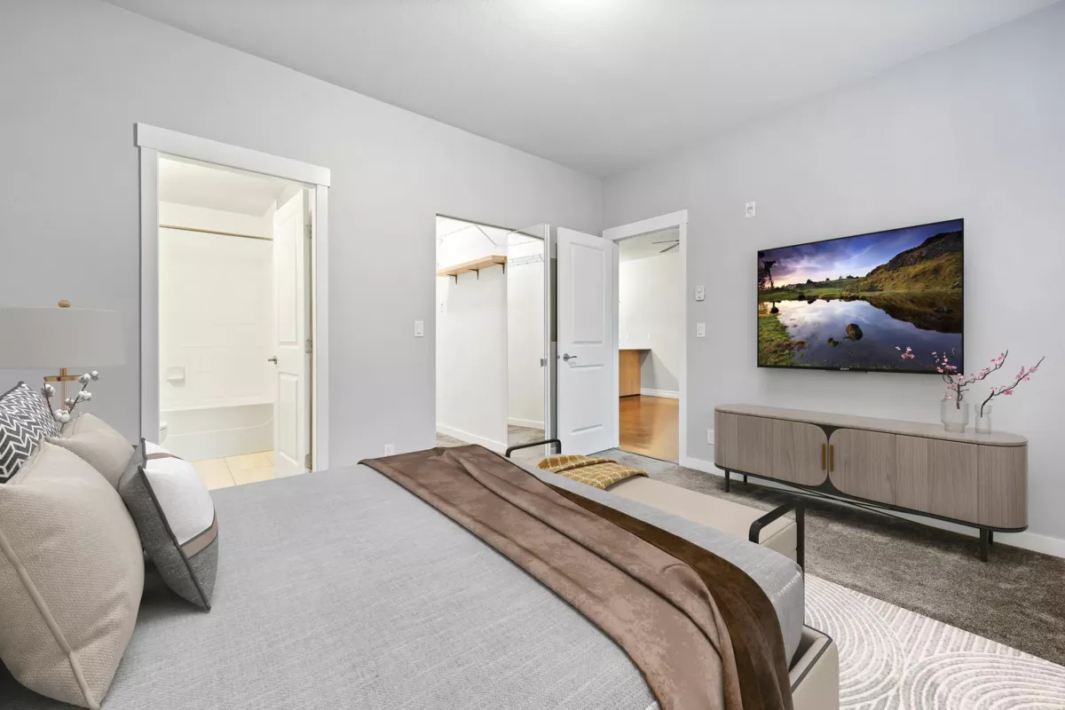 Walk-In Closet Photo of 215 2943 Nelson Place, Abbotsford, BC