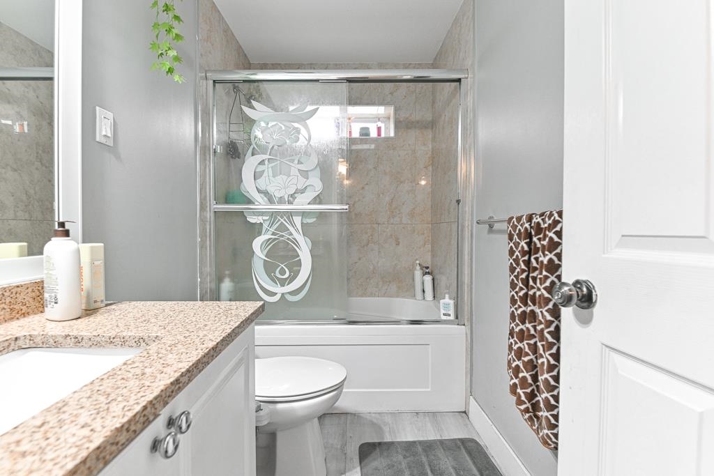 Laundry Room Photo of 30482 Northridge Way, Abbotsford, BC