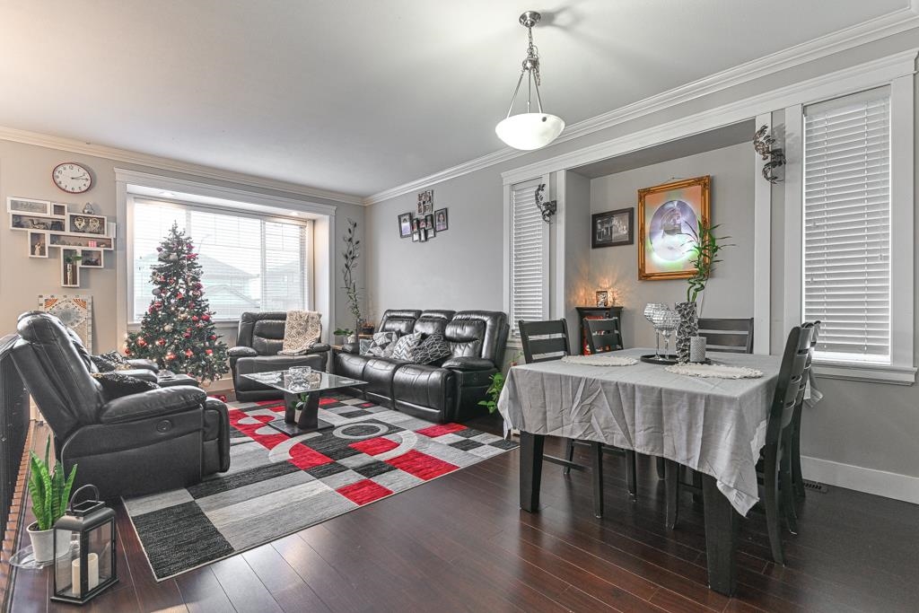 Living Room Photo of 30482 Northridge Way, Abbotsford, BC