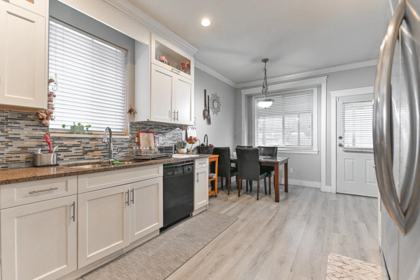 Kitchen Island Photo of 30482 Northridge Way, Abbotsford, BC