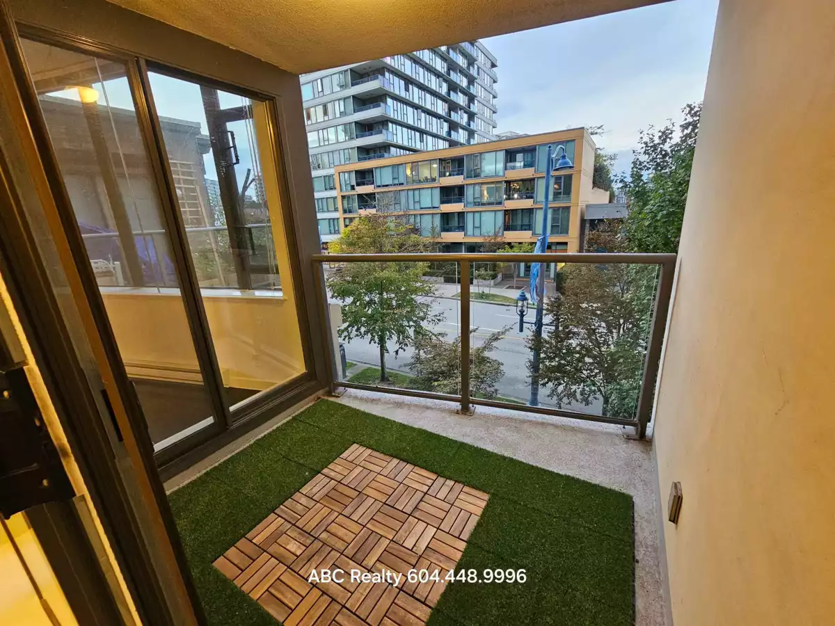 Walk-In Closet Photo of 301 7362 Elmbridge Way, Richmond, BC