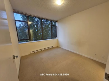 Kitchen Photo of 301 7362 Elmbridge Way, Richmond, BC