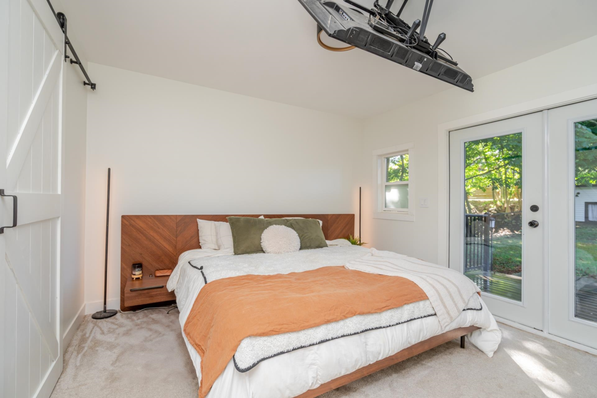 Breakfast Nook Photo of 8528 Dunn Street, Mission, BC