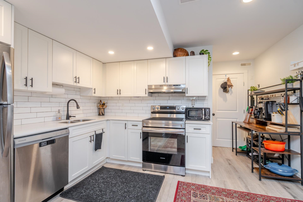 Powder Room Photo of 8528 Dunn Street, Mission, BC