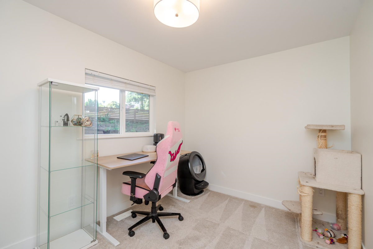 Primary Bathroom Photo of 8528 Dunn Street, Mission, BC