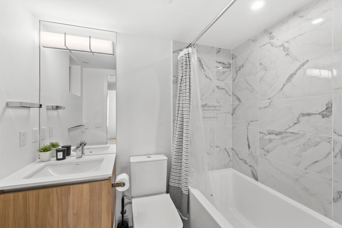 Entry Foyer Photo of 306 209 E 20th Avenue, Vancouver, BC