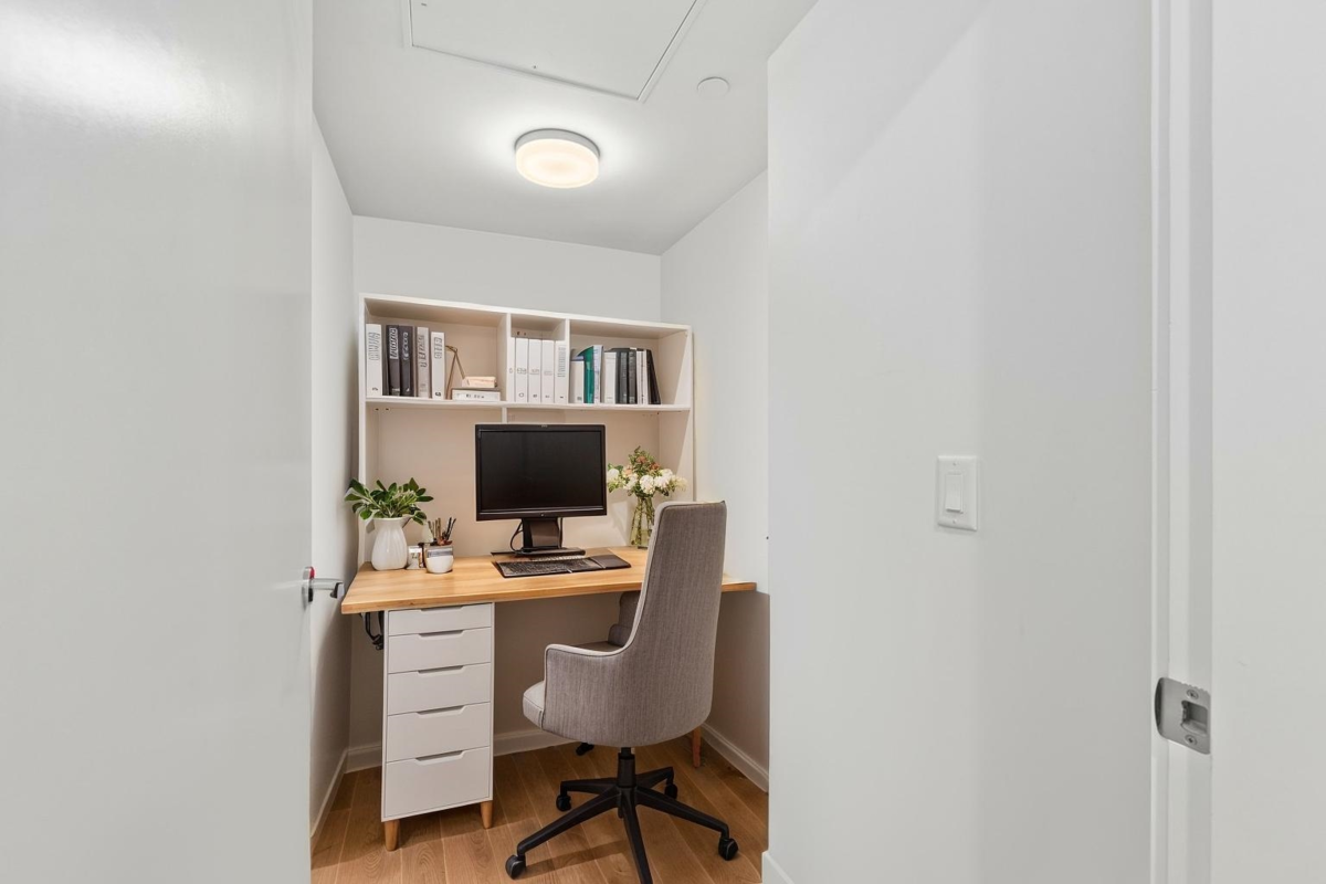 Hallway Photo of 306 209 E 20th Avenue, Vancouver, BC