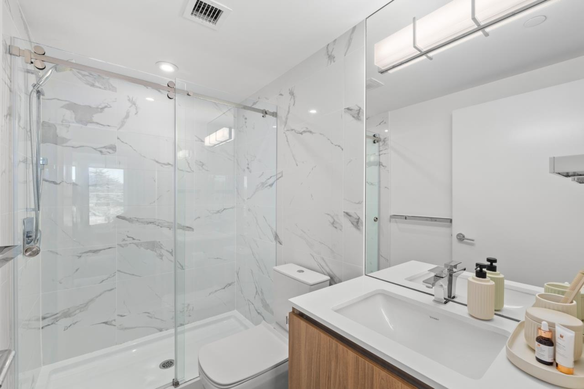 Laundry Room Photo of 306 209 E 20th Avenue, Vancouver, BC