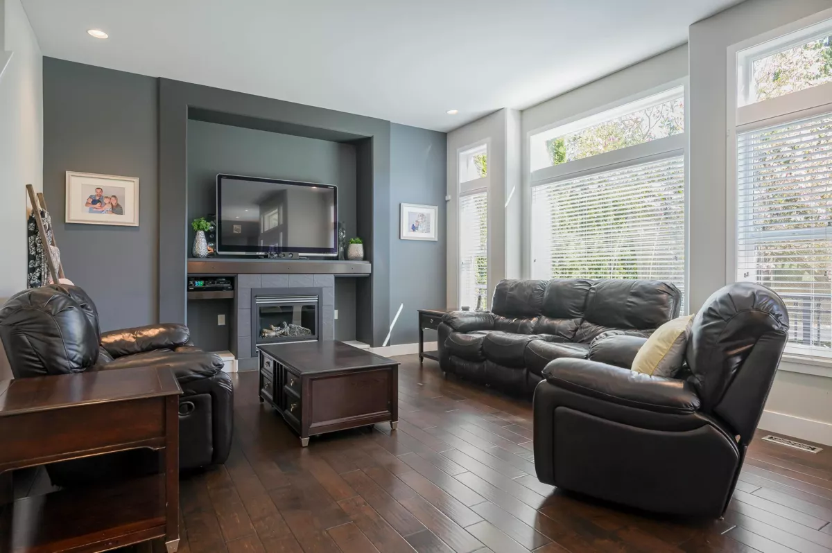 Family Room Photo of 16364 60a Avenue, Surrey, BC