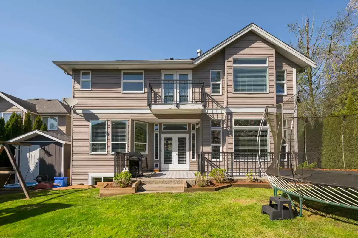 Fitness Center Photo Near 16364 60a Avenue, Surrey, BC