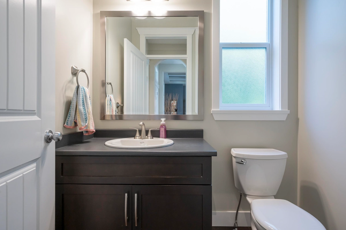 Guest Bathroom Photo of 16364 60a Avenue, Surrey, BC