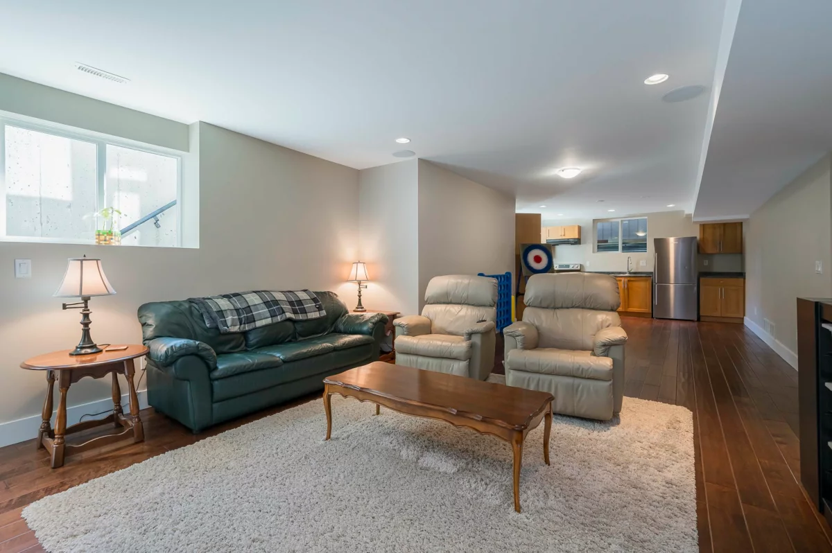 Swimming Pool Photo of 16364 60a Avenue, Surrey, BC