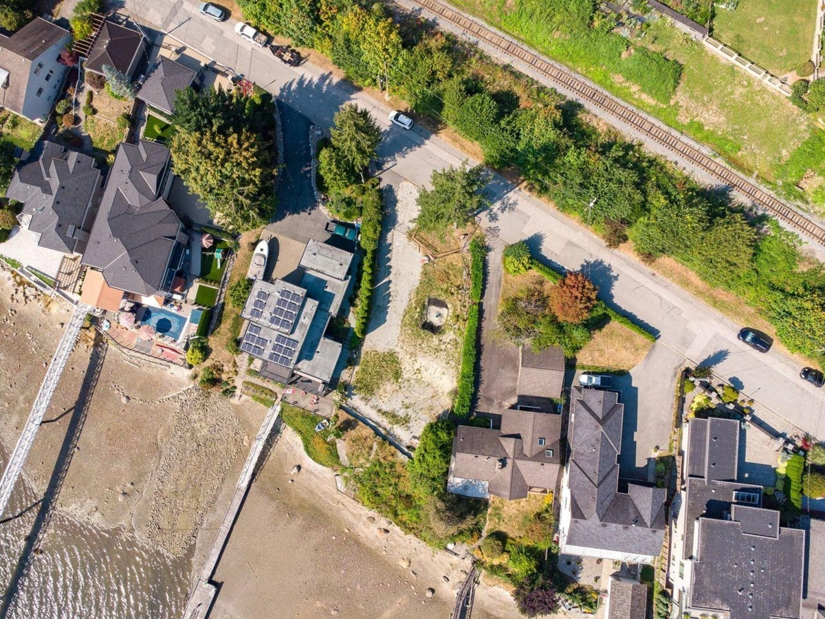Bedroom 2 Photo of 668 Alderside Road, Port Moody, BC