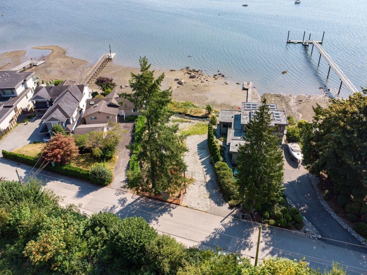 Breakfast Nook Photo of 668 Alderside Road, Port Moody, BC