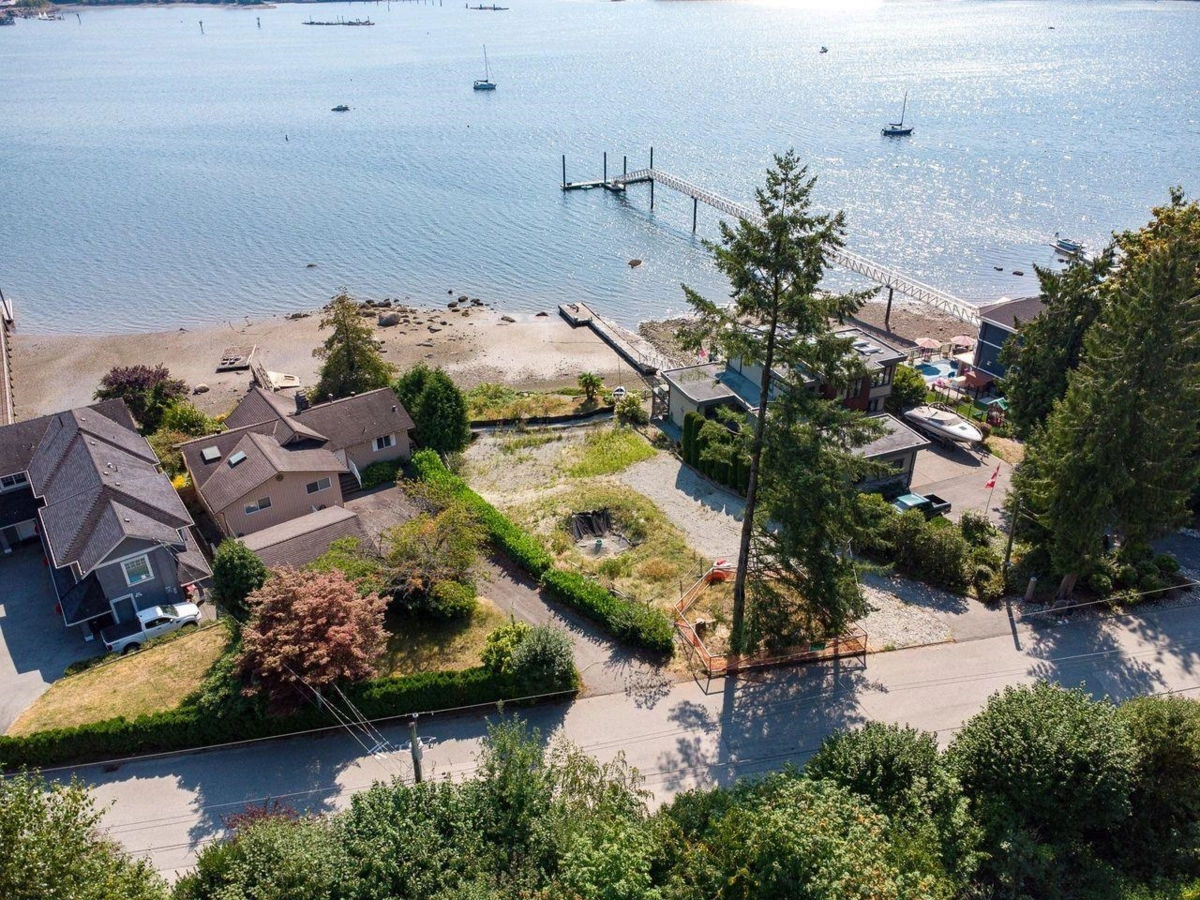 Primary Bathroom Photo of 668 Alderside Road, Port Moody, BC