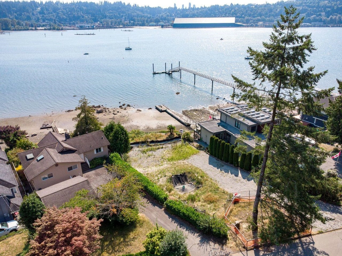 Primary Bedroom Photo of 668 Alderside Road, Port Moody, BC