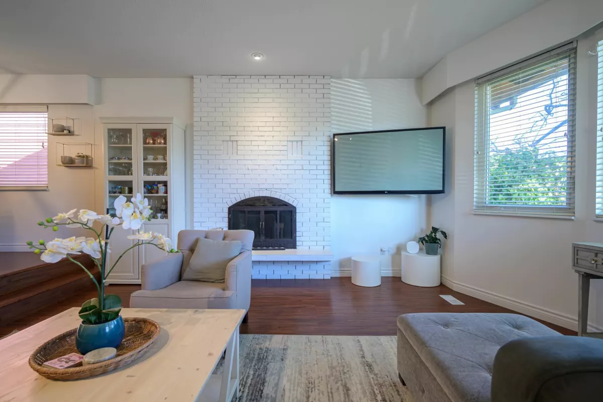 Breakfast Nook Photo of 1345 53a Street, Delta, BC