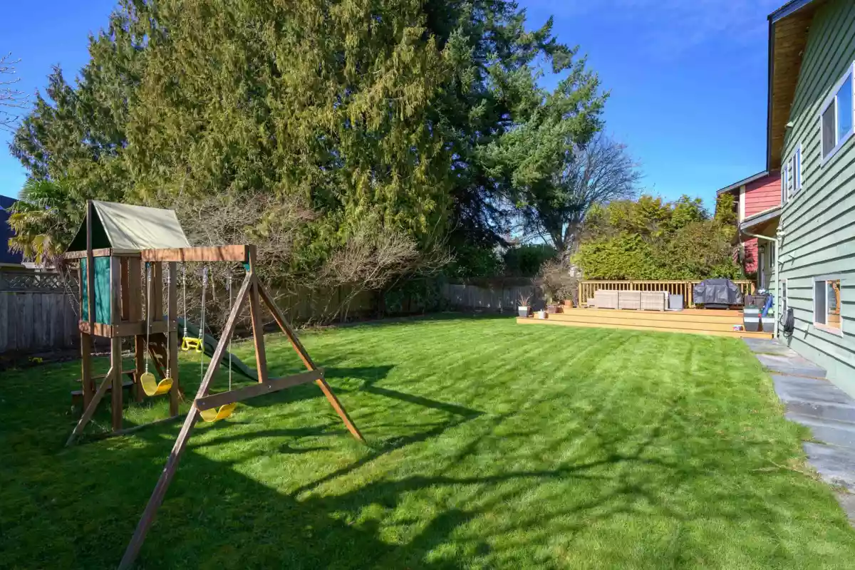 Fitness Center Photo Near 1345 53a Street, Delta, BC