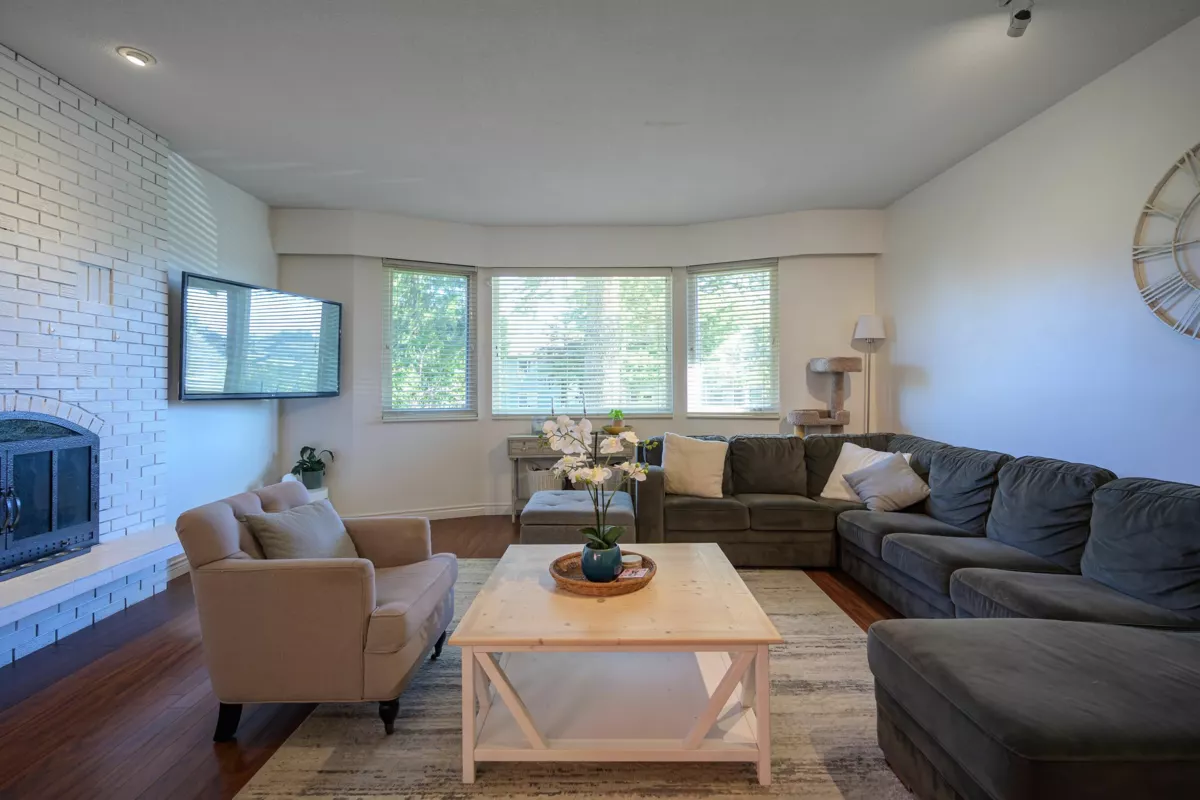 Kitchen Island Photo of 1345 53a Street, Delta, BC