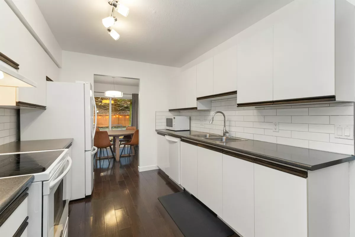Dining Area Photo of 47 36060 Old Yale Road, Abbotsford, BC