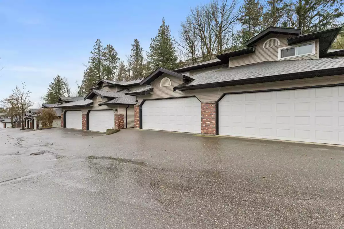 Front Yard Photo of 47 36060 Old Yale Road, Abbotsford, BC