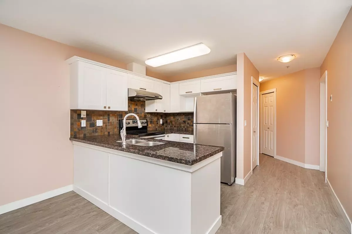 Dining Area Photo of 203 19705 56 Avenue, Langley, BC