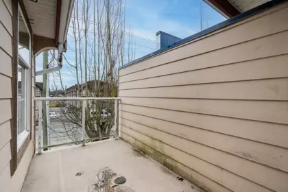 Primary Bathroom Photo of 203 19705 56 Avenue, Langley, BC